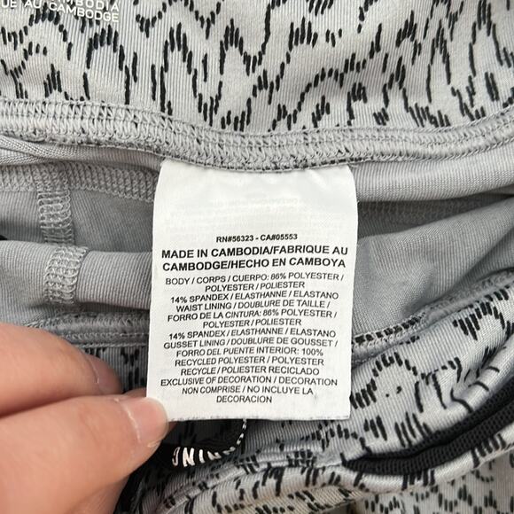 Nike Dri-Fit Grey/Black Mid Rise Cropped Leggings Drawstrings Pockets Size M - Picture 10 of 12